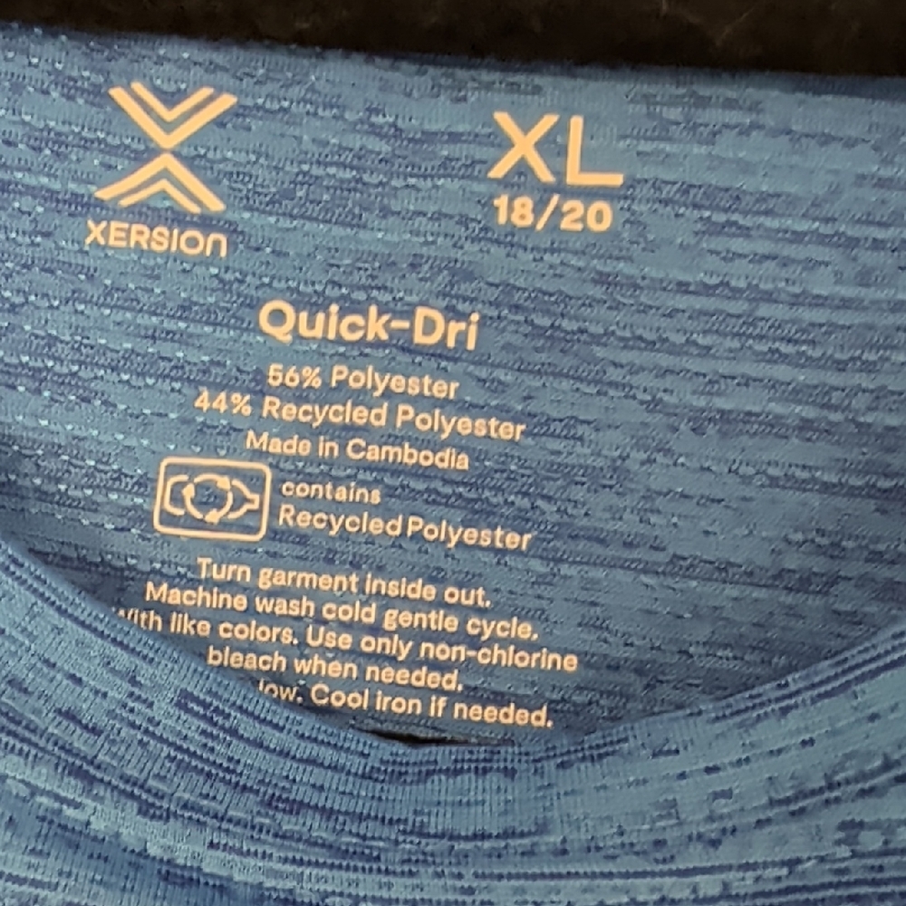 Xersion Quick-Dri Blue Athletic Top - Picture 2 of 4